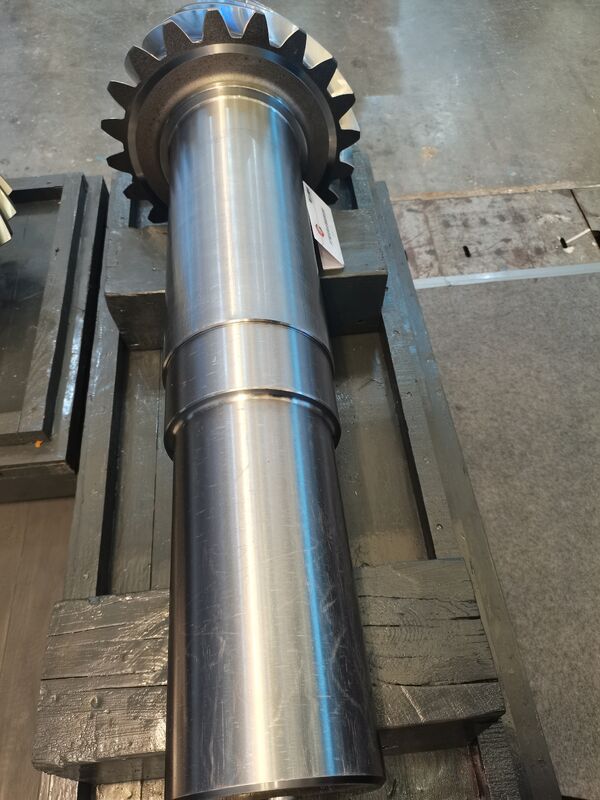 Large Diameter High Precision Spiral Bevel Gear Set with HRC45-62 Hardness for Crusher Reducers